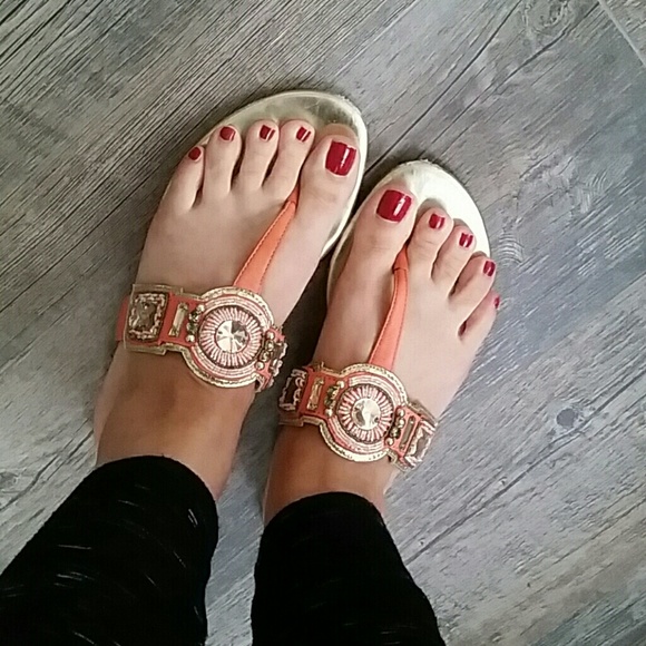 Vince Camuto flip flops - Picture 7 of 8